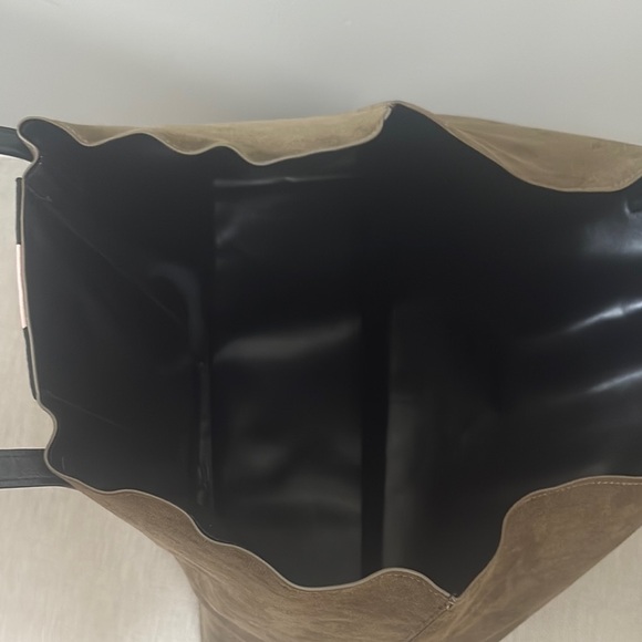 Stylish Brown Tote Bag with Pink Stripe - Picture 4 of 4